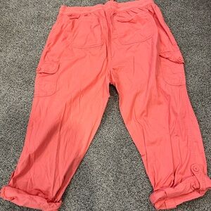 Size 18W Coral Capri Pants!!